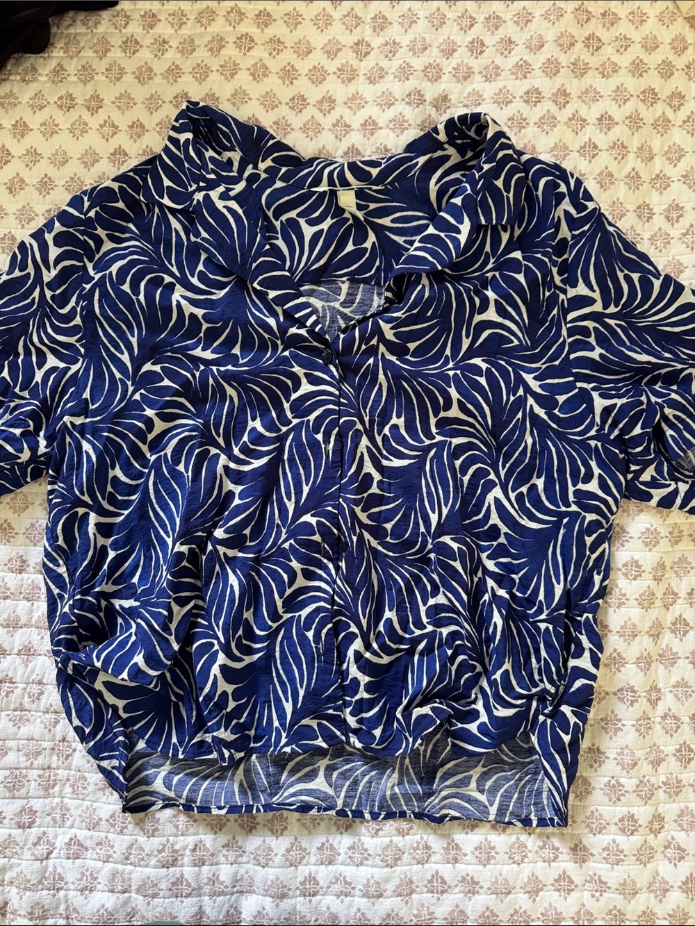 H&M Blue and White Leaf-Print Short Sleeve Blouse